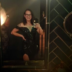 Stunning green dress 👗